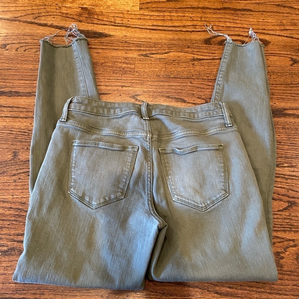 Universal Thread Mid Rise Jegging 6/28R - Picture 2 of 7